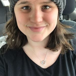 Meet your Posher, Stacy